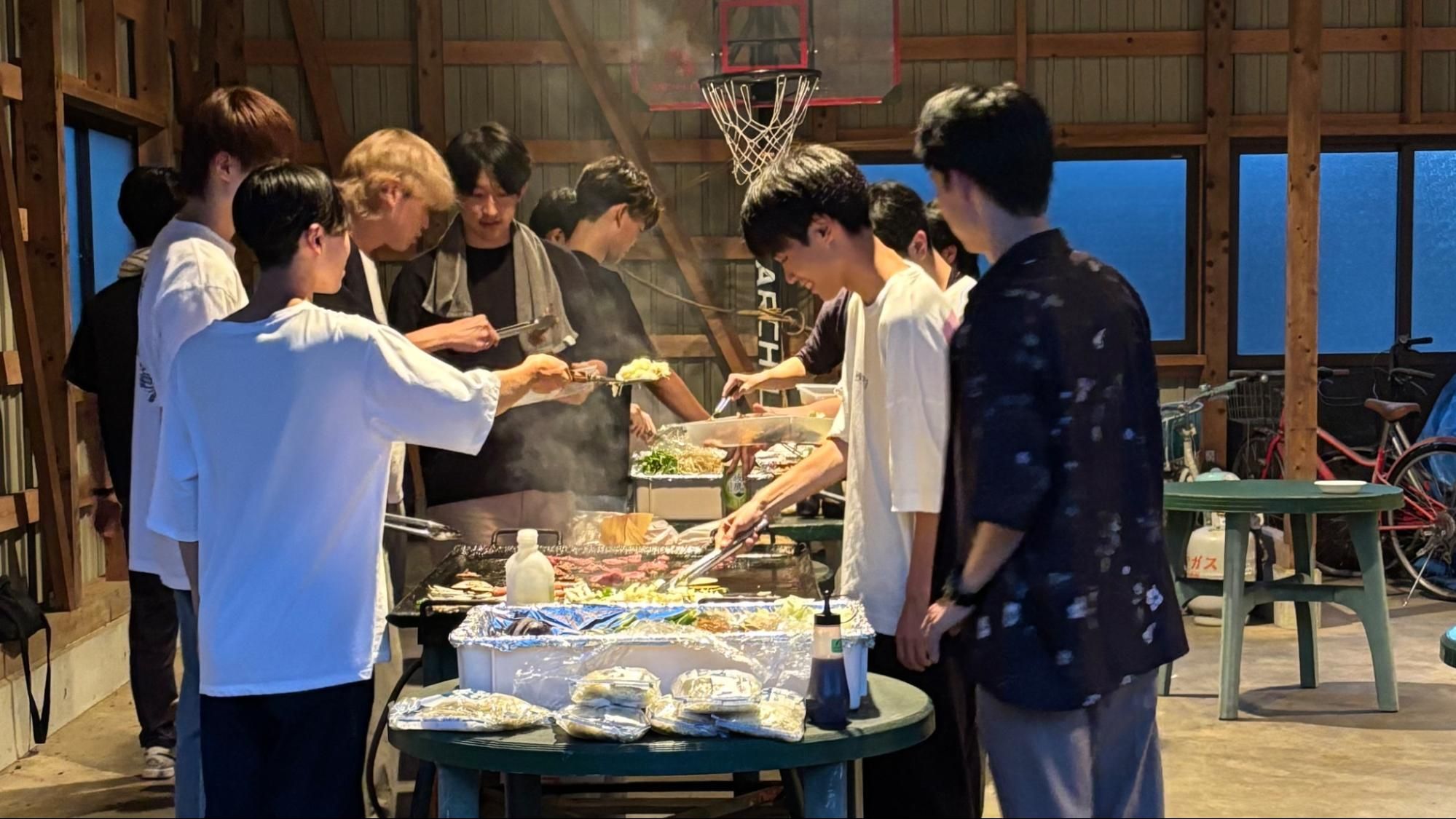 合宿でのBBQの様子
