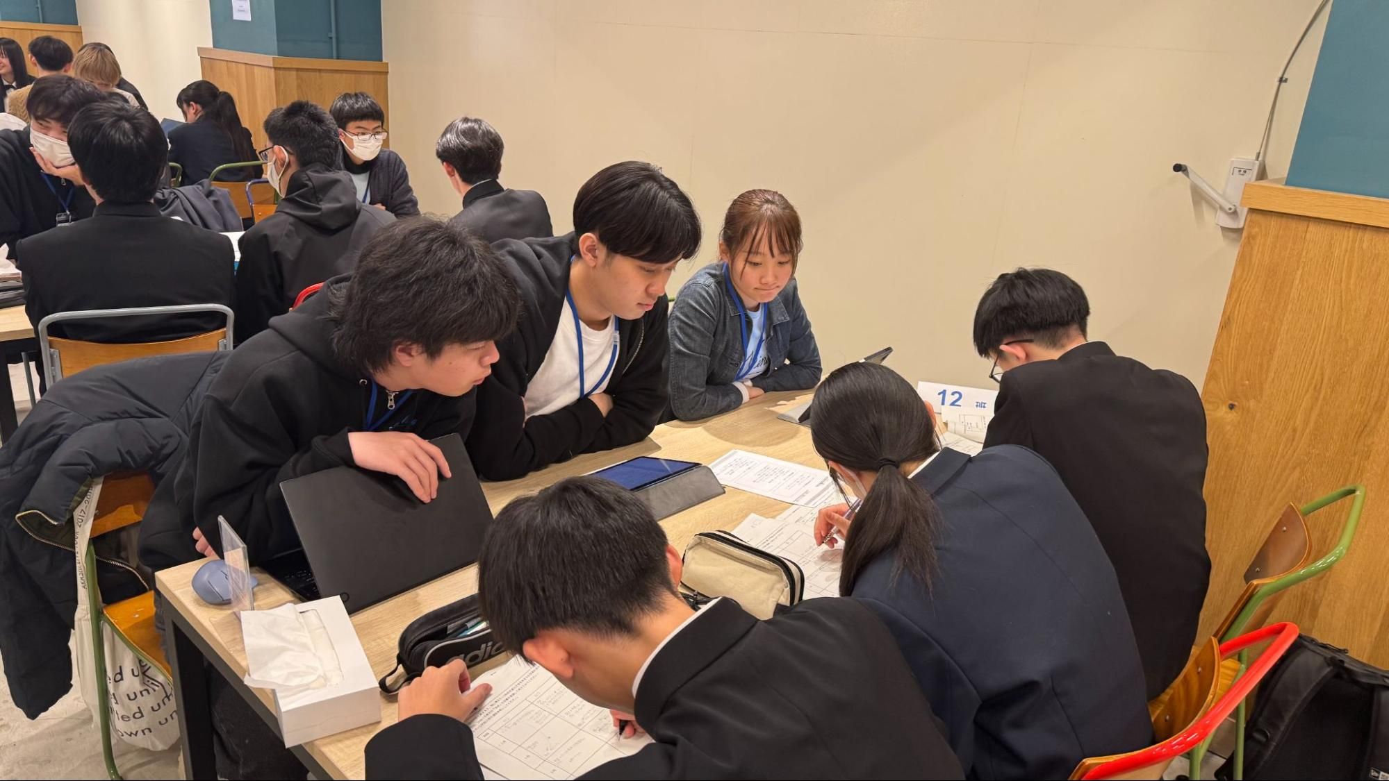 ワークショップ中の様子